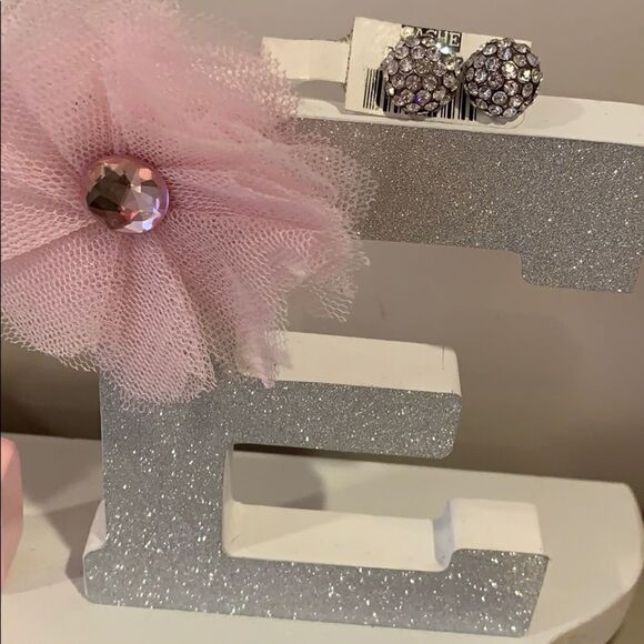 silver sparkly stud earrings - Picture 1 of 5